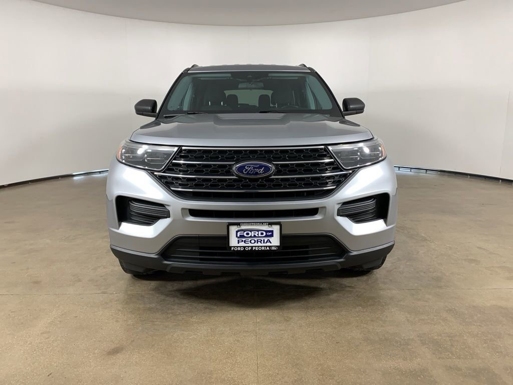 Used 2022 Ford Explorer XLT image 3