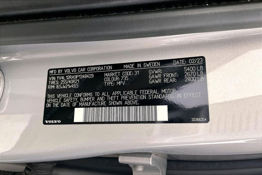 Certified 2023 Volvo XC60 B5 Ultimate w/ Climate Package image 44