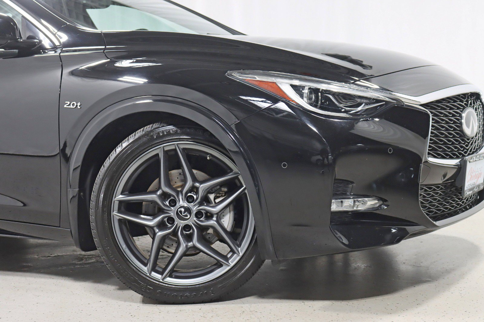 Used 2018 INFINITI QX30 Sport w/ Leather Package FWD image 5