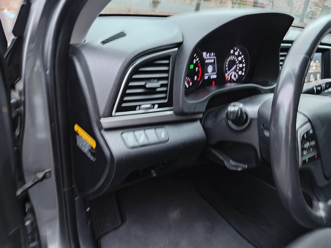 Used 2017 Hyundai Elantra Value Edition FWD image 13