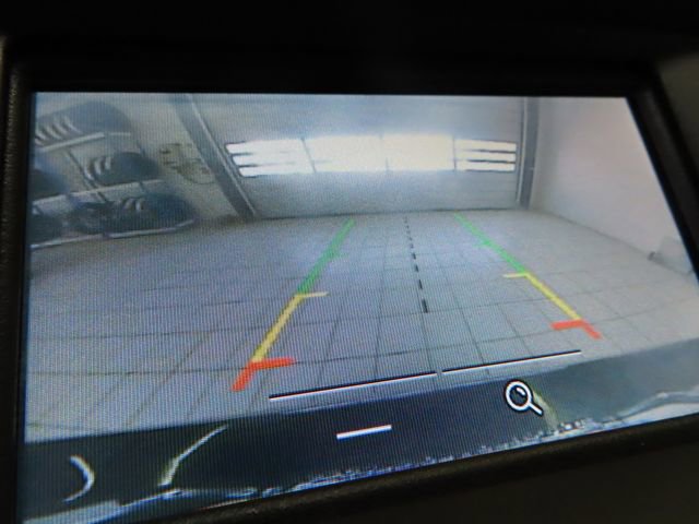 Used 2018 Ford Edge SE FWD image 5