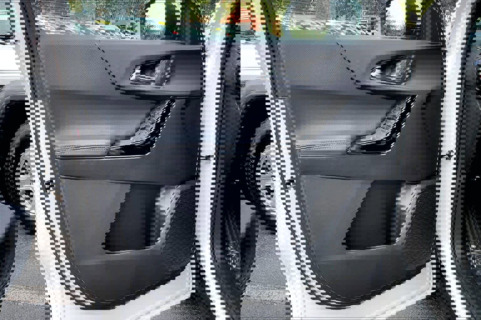 Used 2025 Chevrolet Equinox LT w/ Safety and Technology Package image 21