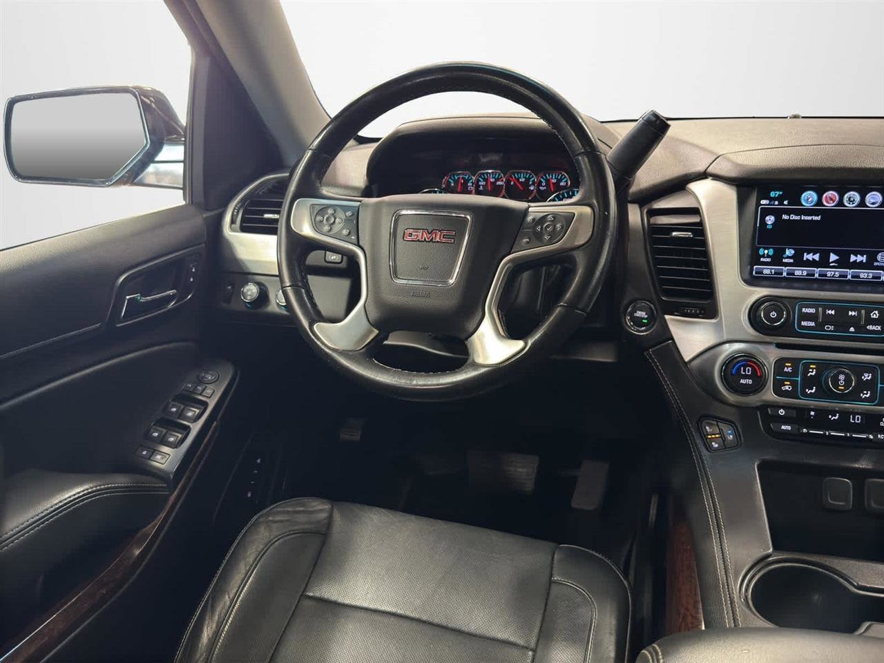Used 2018 GMC Yukon SLT image 18