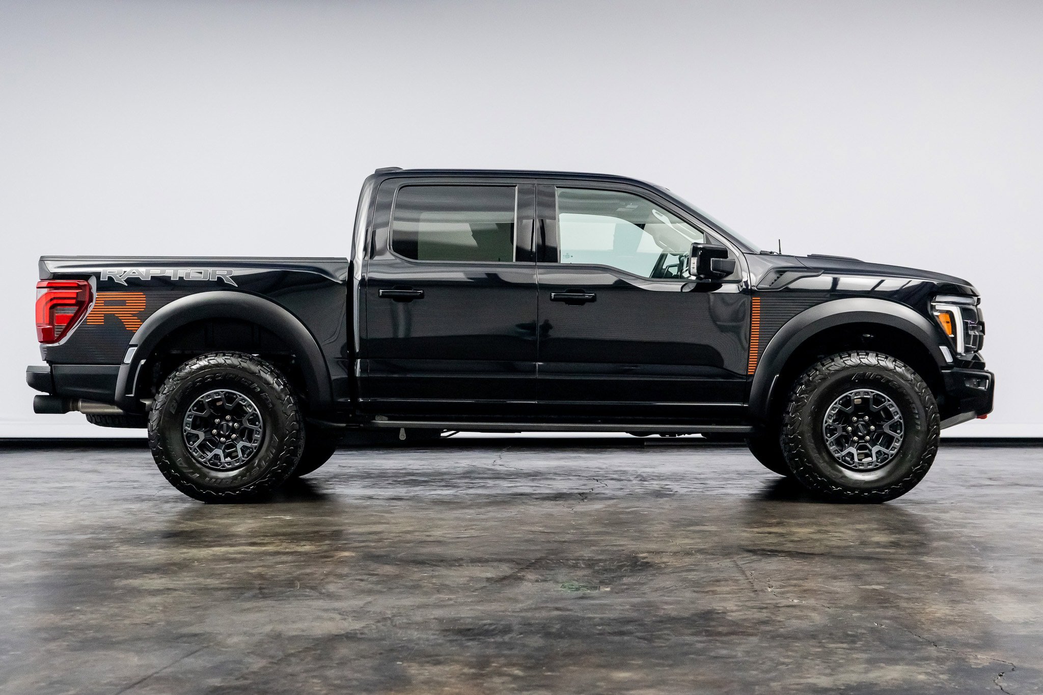 Used 2024 Ford F150 Raptor w/ Equipment Group 803A Raptor R AWD/4WD image 26