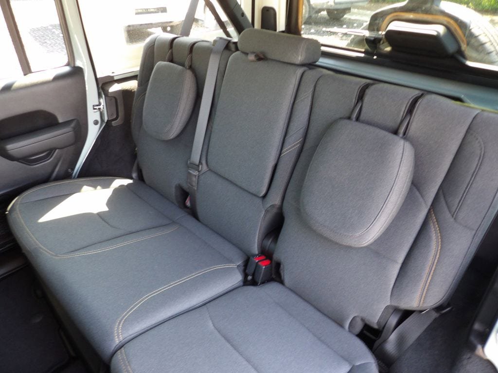 Used 2024 Jeep Wrangler Unlimited AWD/4WD image 23