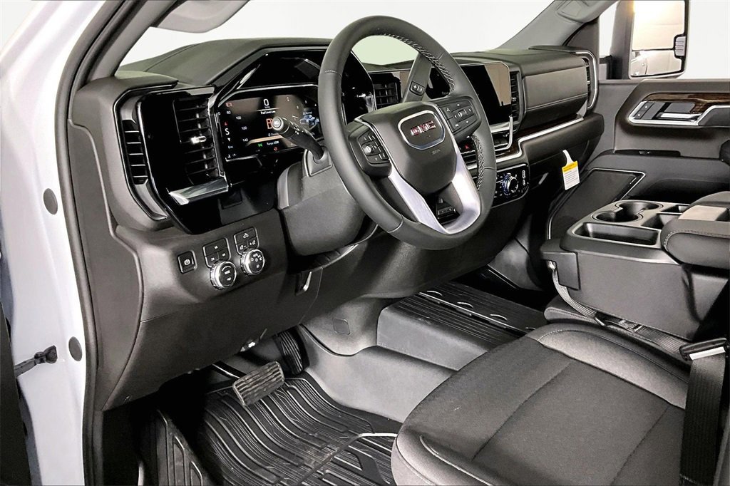 New 2026 GMC Sierra 2500 SLE w/ SLE Value Package; image 8