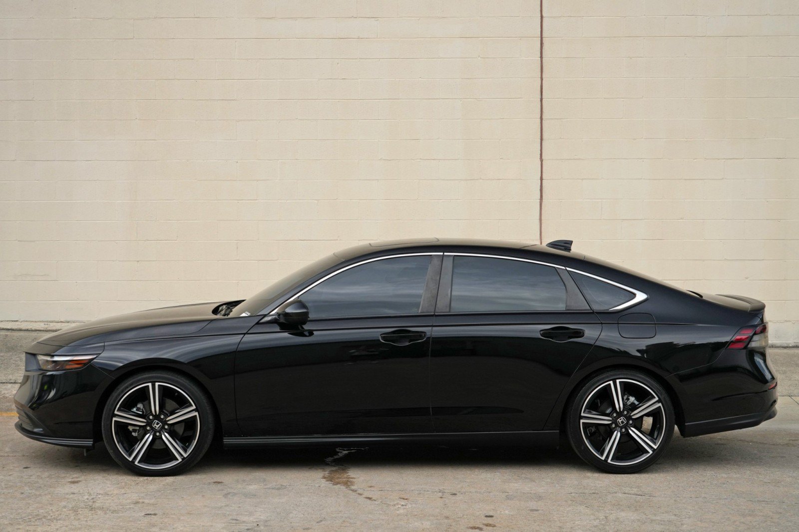 Used 2023 Honda Accord Sport image 46