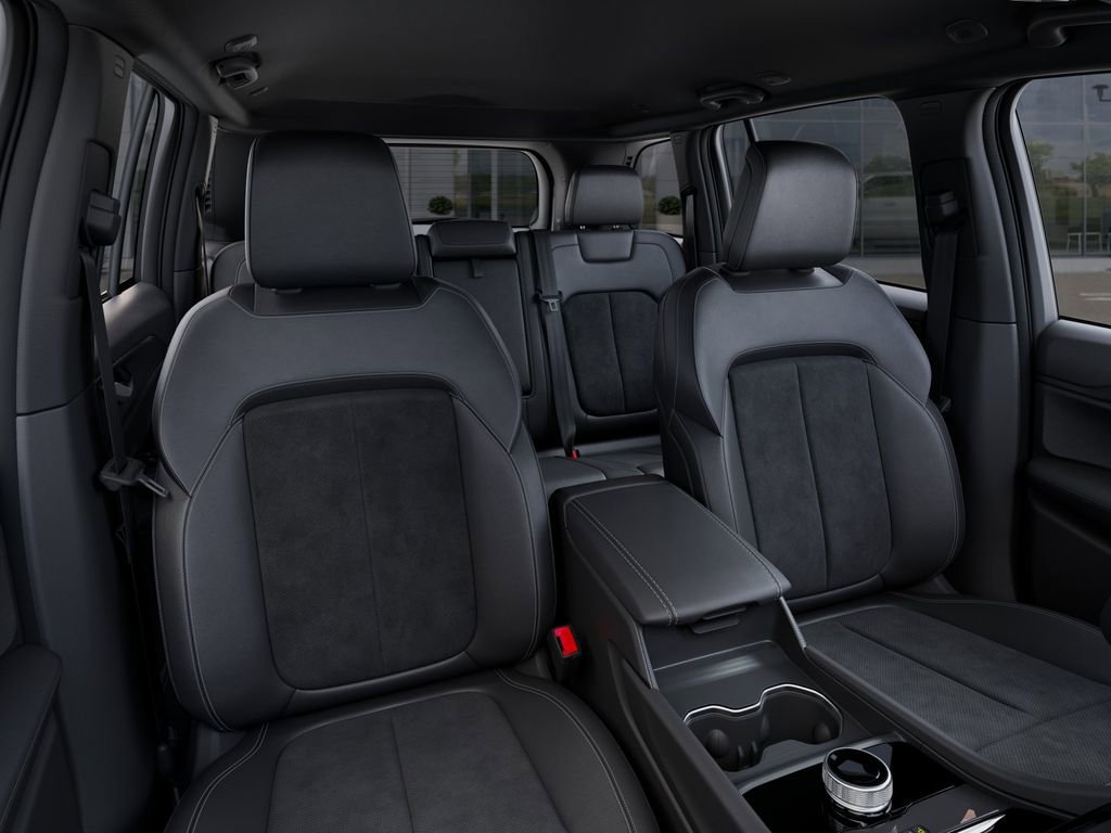 New 2025 Jeep Grand Cherokee Altitude AWD/4WD image 17