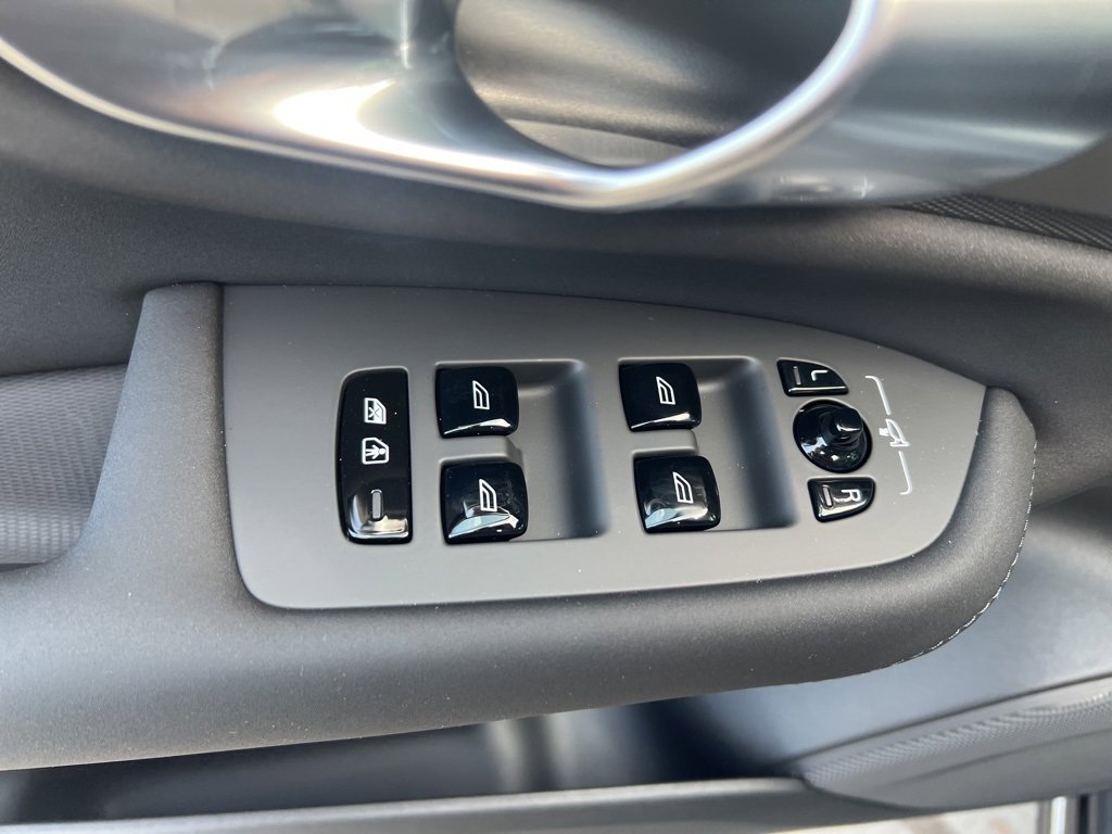 New 2026 Volvo XC90 B6 Plus w/ Protection Package Premier image 12