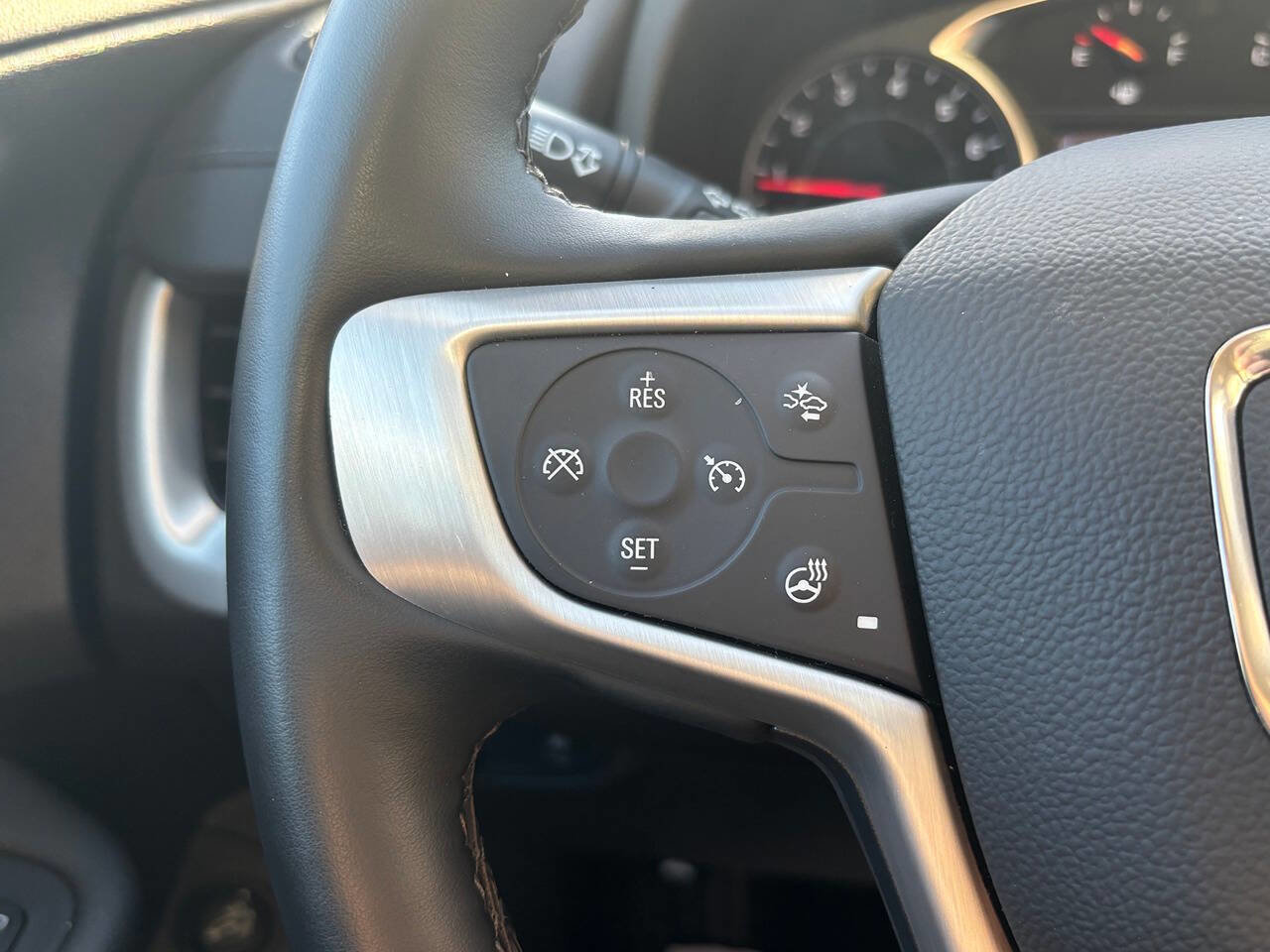 Used 2024 GMC Terrain SLT image 26