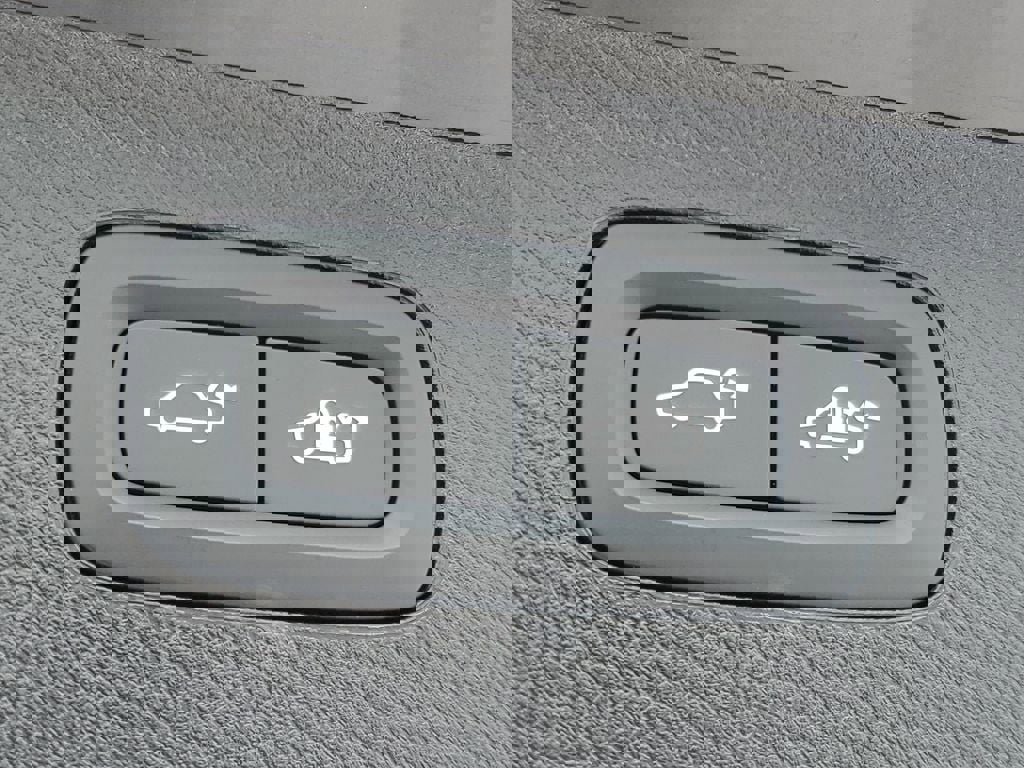 Certified 2024 Volvo XC90 B6 Ultimate image 9