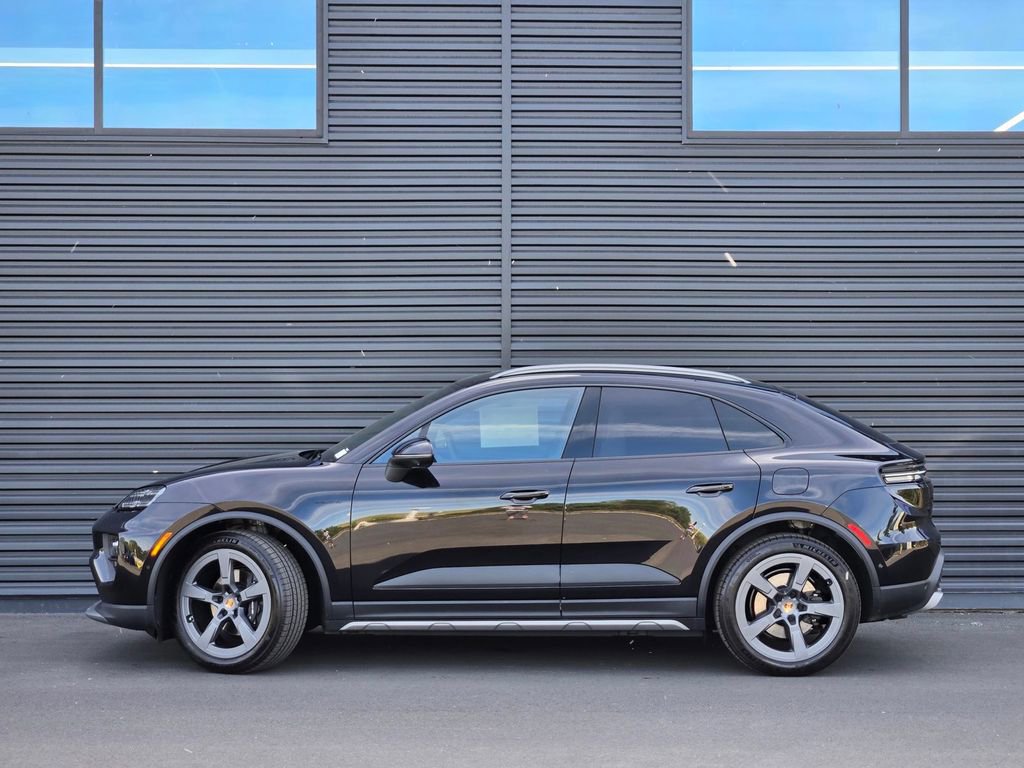New 2026 Porsche Macan 4 Electric AWD/4WD image 2