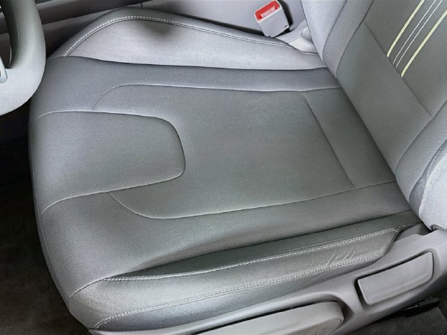 Certified 2025 Hyundai Elantra Hybrid FWD image 5