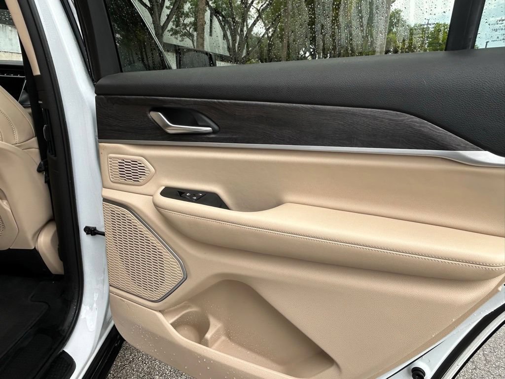Certified 2022 Jeep Grand Cherokee L Limited RWD image 37