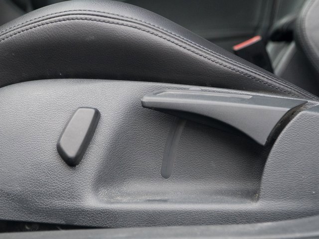 Used 2013 Volkswagen Golf R 4-Door image 20