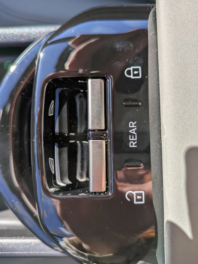 New 2026 Volvo EX30 Cross Country Ultra w/ Protection Package Premier image 23