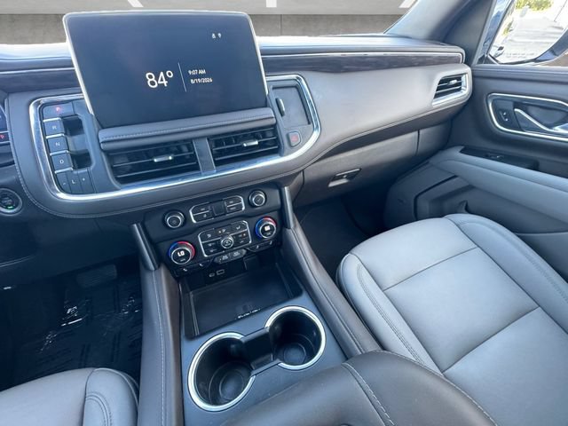 Used 2023 Chevrolet Tahoe Z71 w/ Luxury Package AWD/4WD image 3
