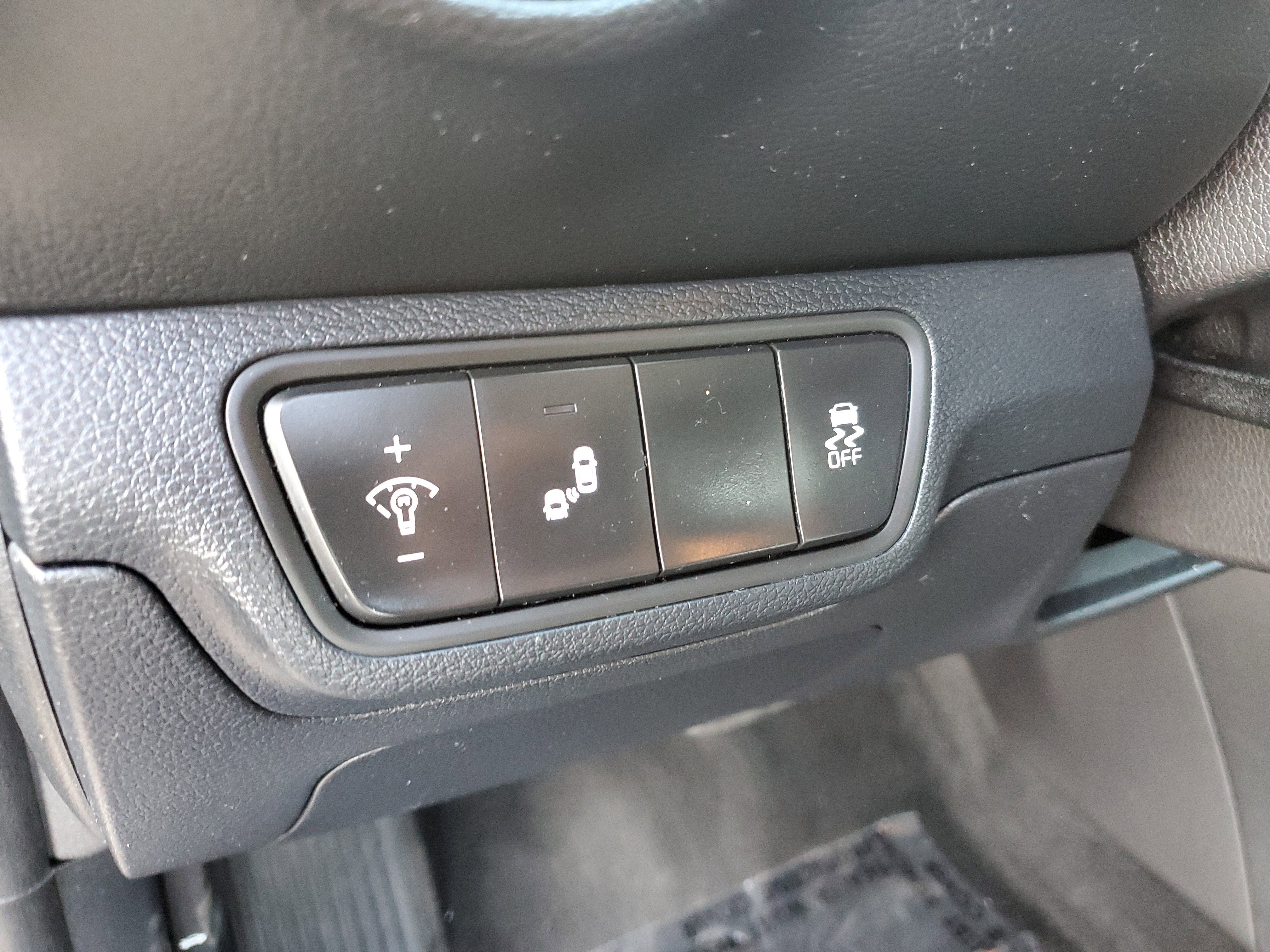 New 2022 Kia Forte LXS w/ LXS Technology Package image 16