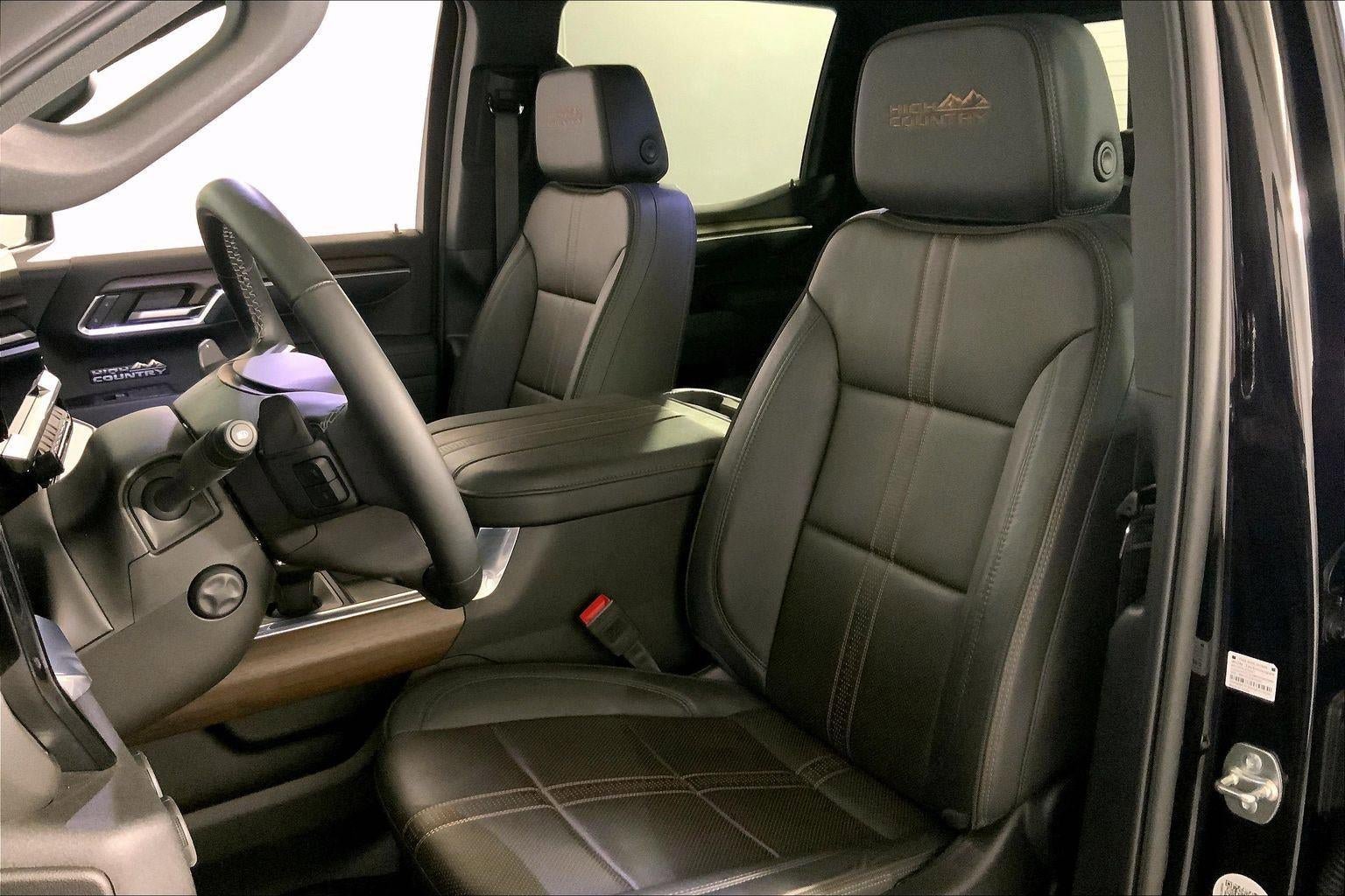 Used 2025 Chevrolet Silverado 1500 High Country w/ High Country Premium Package AWD/4WD image 22