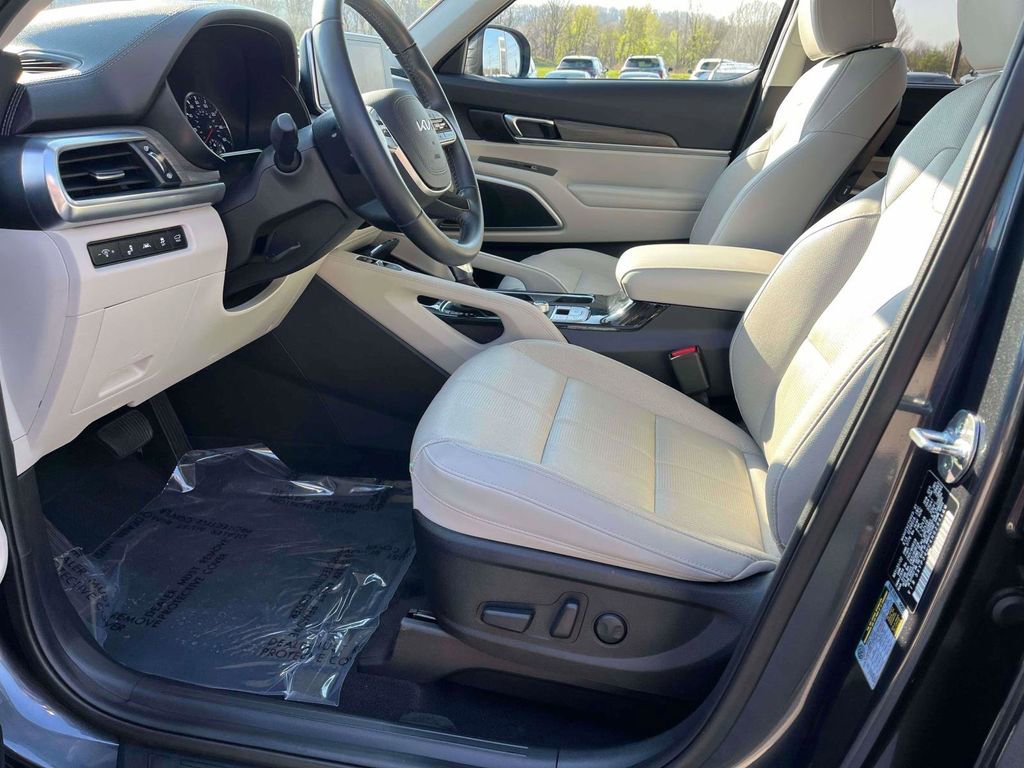 Used 2022 Kia Telluride EX w/ Towing Package image 17
