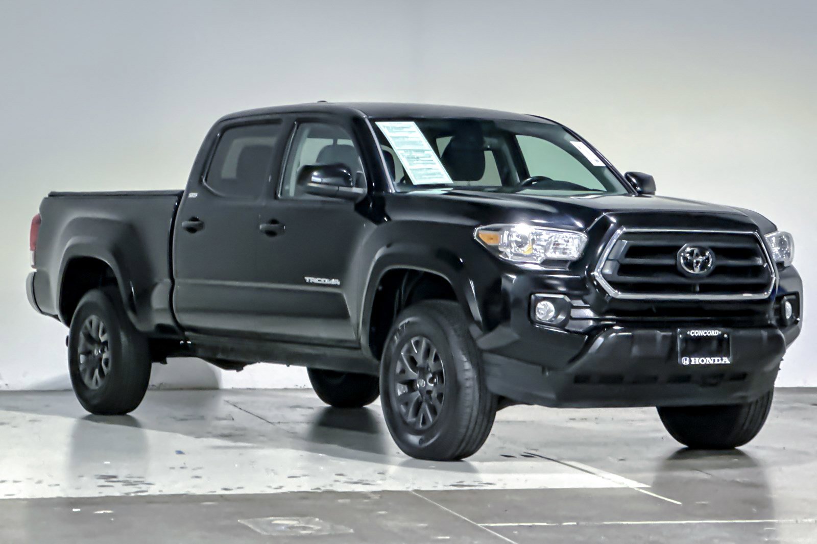Used 2021 Toyota Tacoma SR5 AWD/4WD image 6
