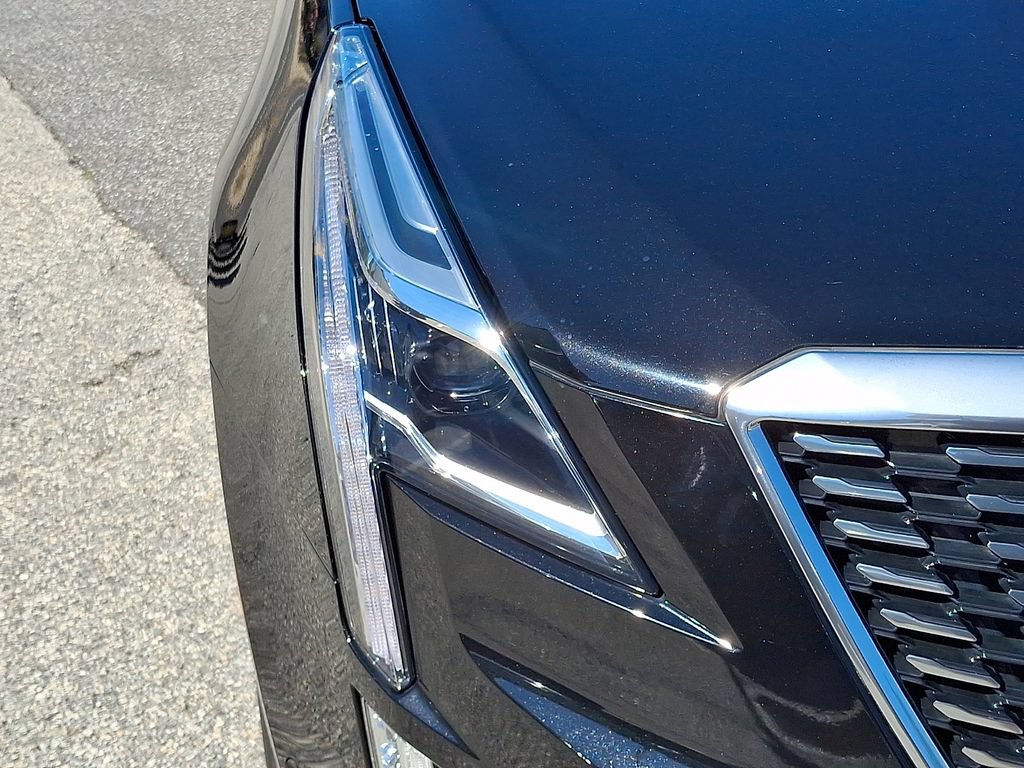 Used 2022 Cadillac XT5 Premium Luxury w/ Technology Package AWD/4WD image 9