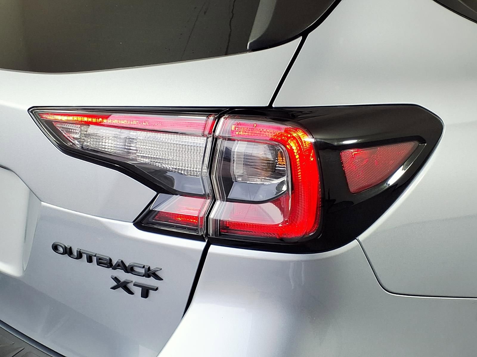 Used 2024 Subaru Outback Onyx Edition XT AWD/4WD image 6