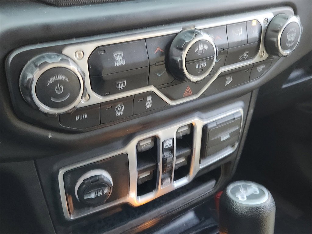 Used 2018 Jeep Wrangler Unlimited Sahara w/ LED Lighting Group image 21