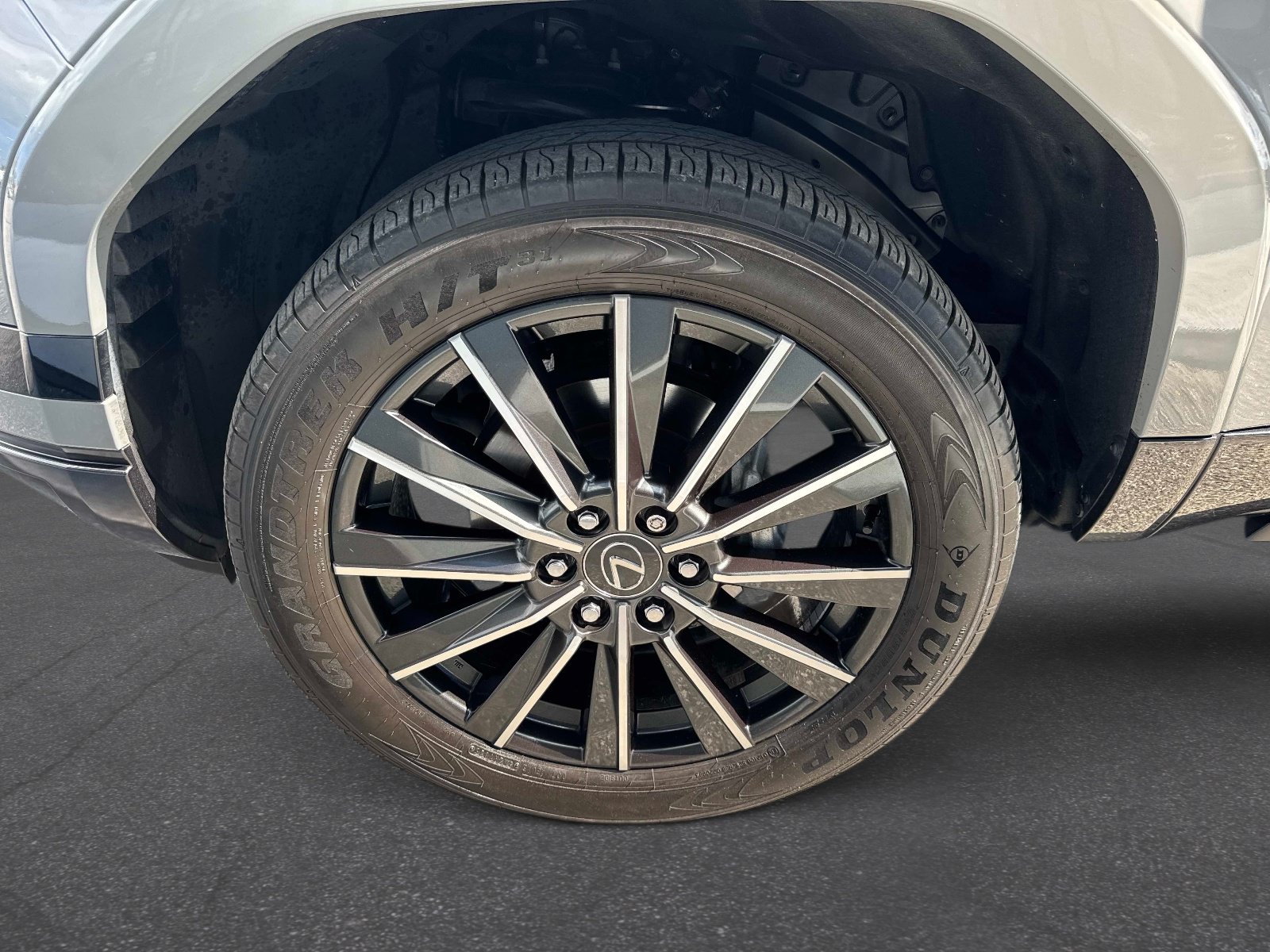 Certified 2025 Lexus GX 550 w/ Accessory Package (Z1) AWD/4WD image 10
