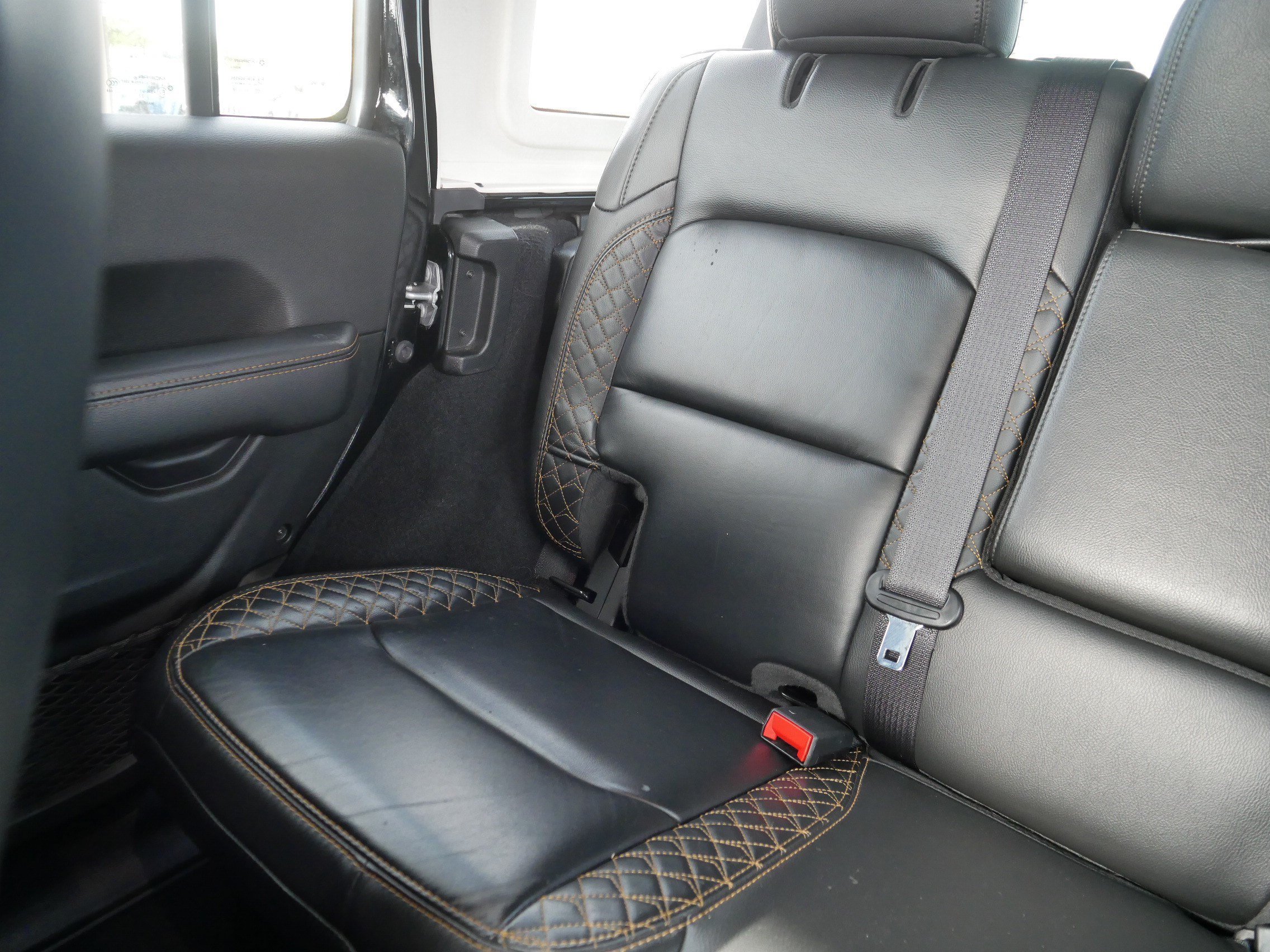 Used 2022 Jeep Wrangler Unlimited Sahara AWD/4WD image 12