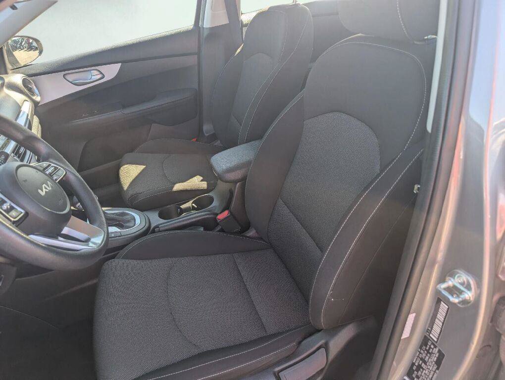 Used 2024 Kia Forte LXS FWD image 31