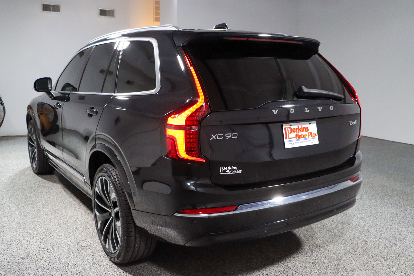 Used 2025 Volvo XC90 B6 Plus AWD/4WD image 9