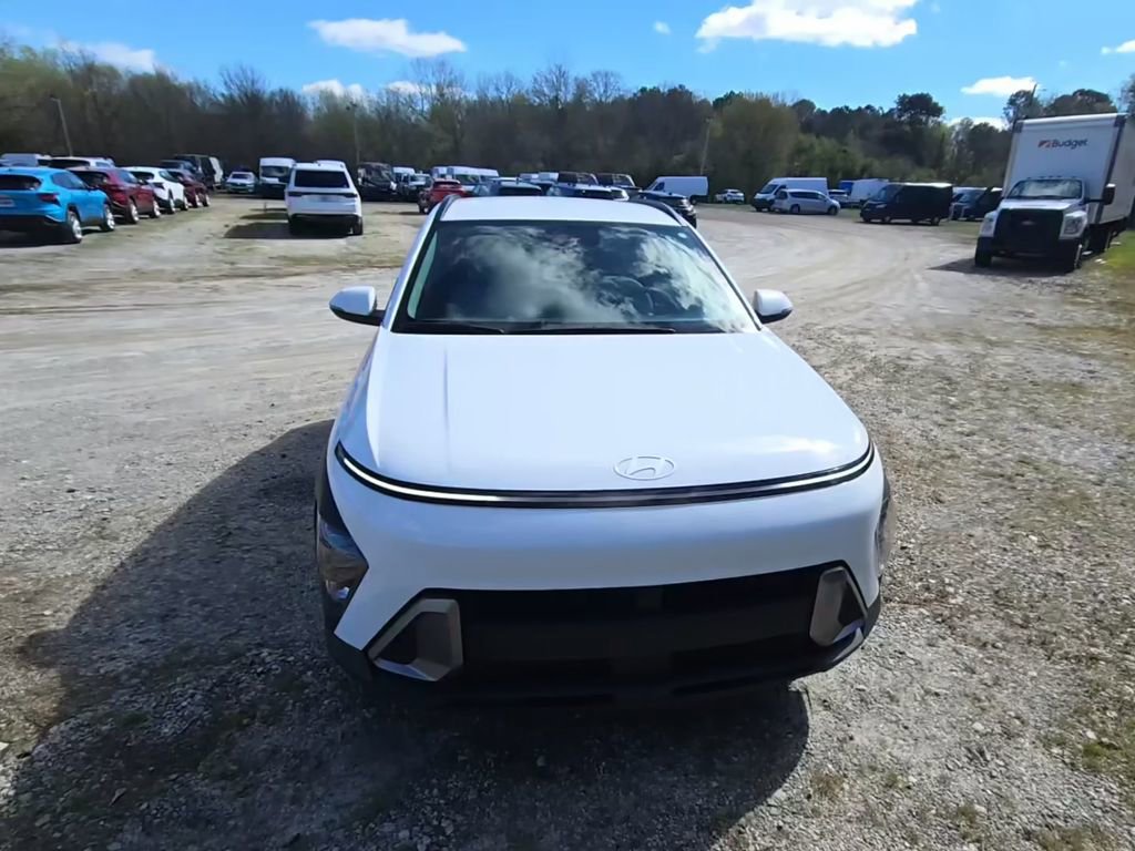 Used 2025 Hyundai Kona SEL image 1