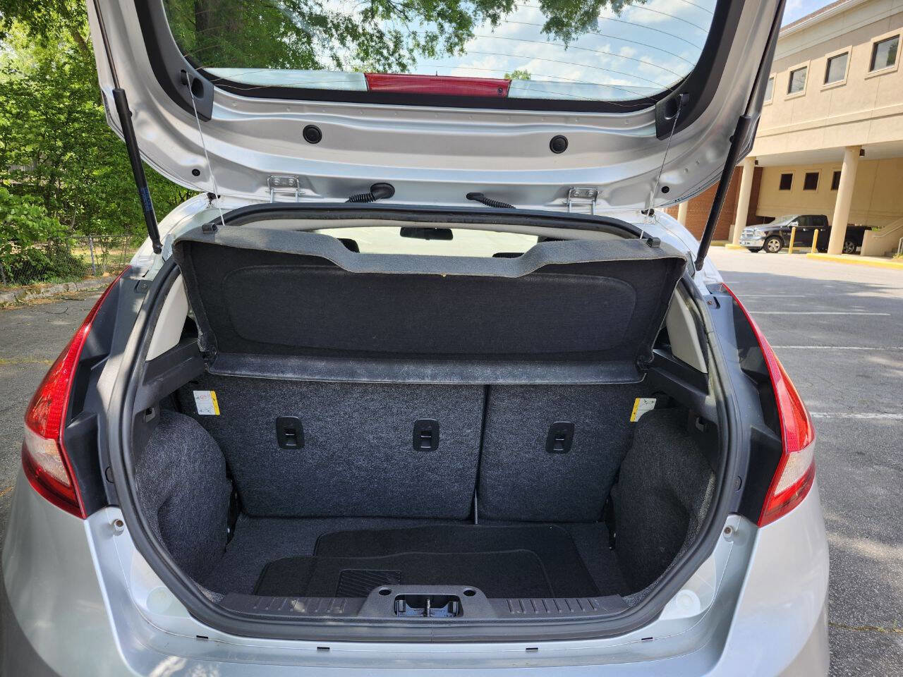 Used 2012 Ford Fiesta SE FWD image 10