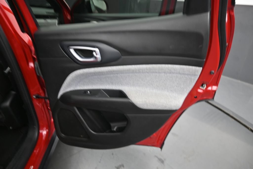 Used 2024 Jeep Compass Latitude AWD/4WD image 14