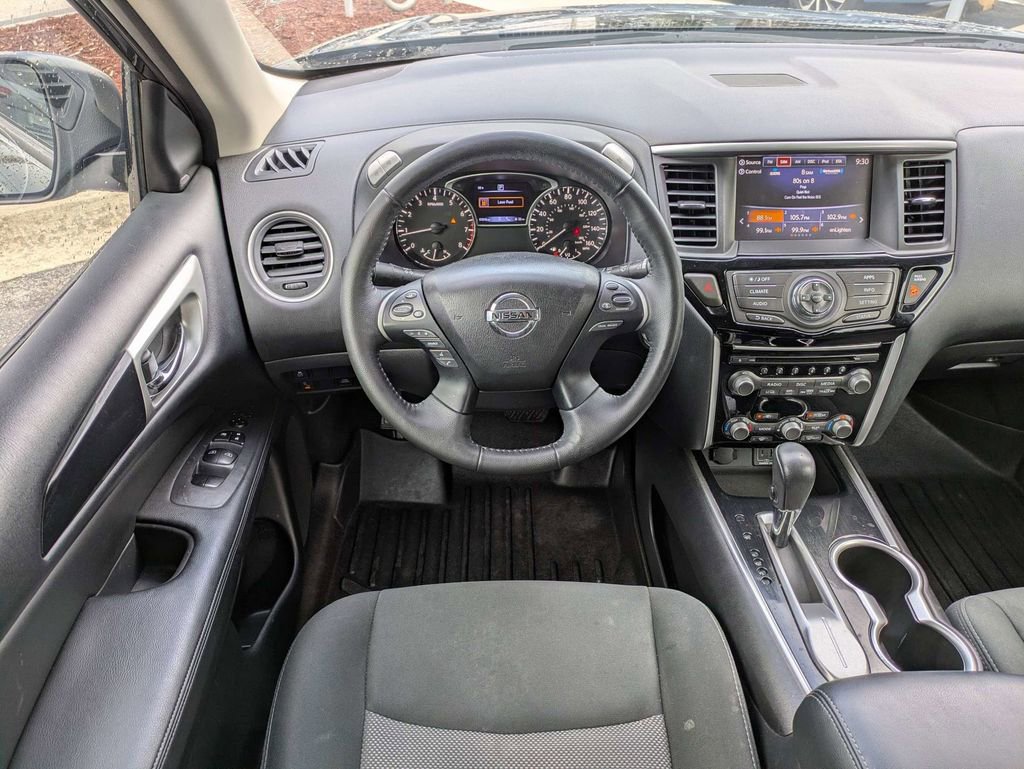 Used 2020 Nissan Pathfinder SV image 20