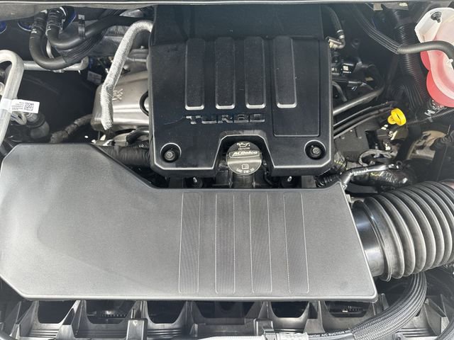 Certified 2025 Chevrolet Silverado 1500 Custom AWD/4WD image 31