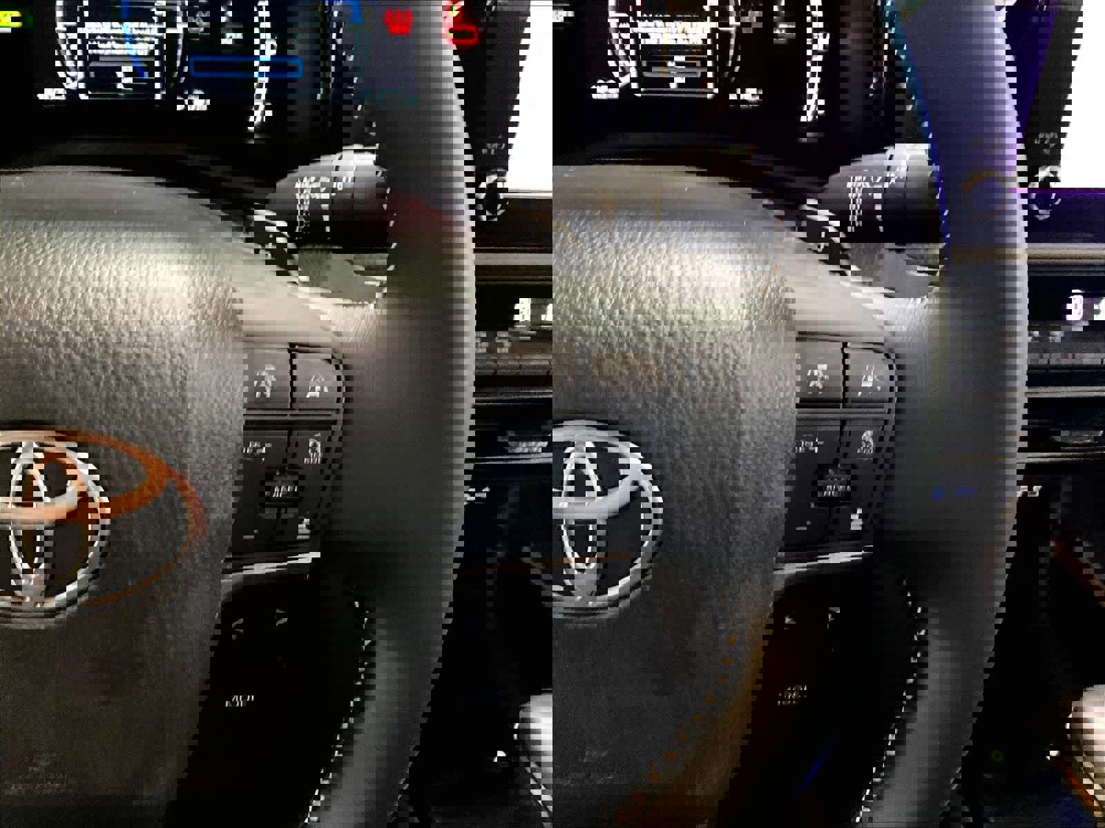 Used 2025 Toyota Camry SE image 23