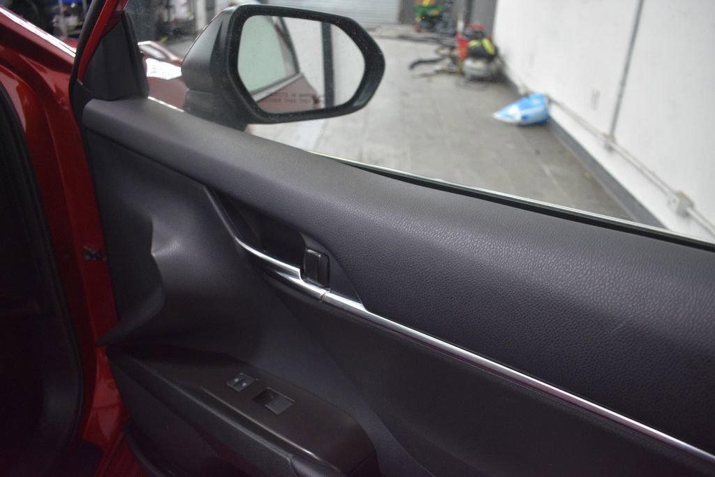 Used 2024 Toyota Camry SE image 19