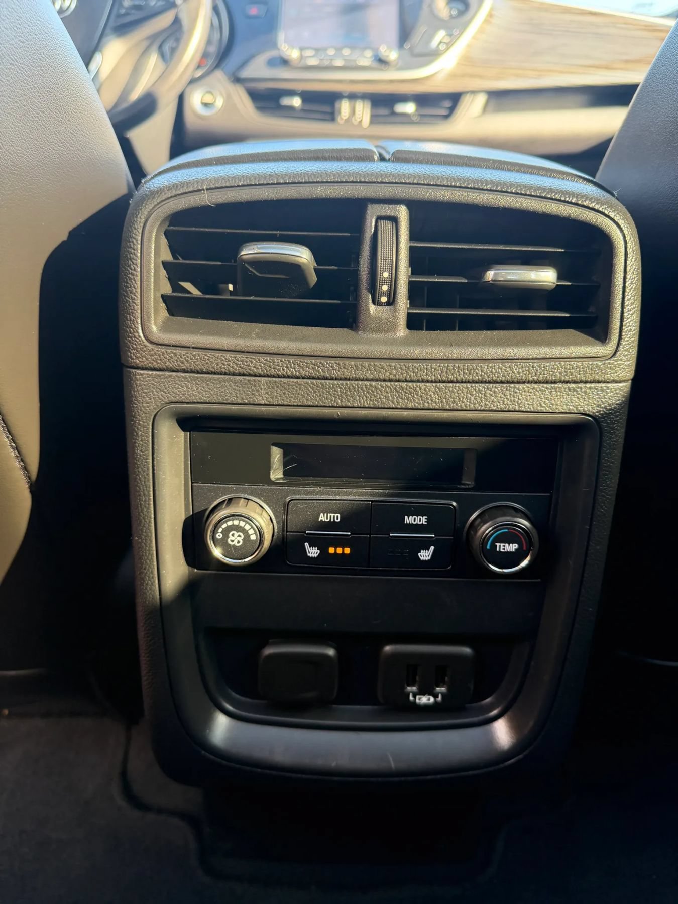 Used 2018 Buick Envision Essence AWD/4WD image 21