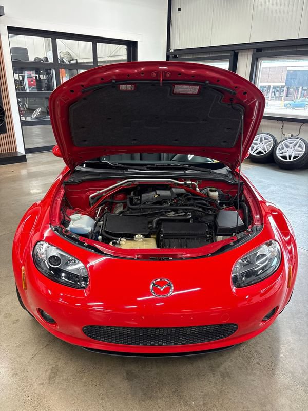 Used 2006 MAZDA MX-5 Miata Grand Touring RWD image 60