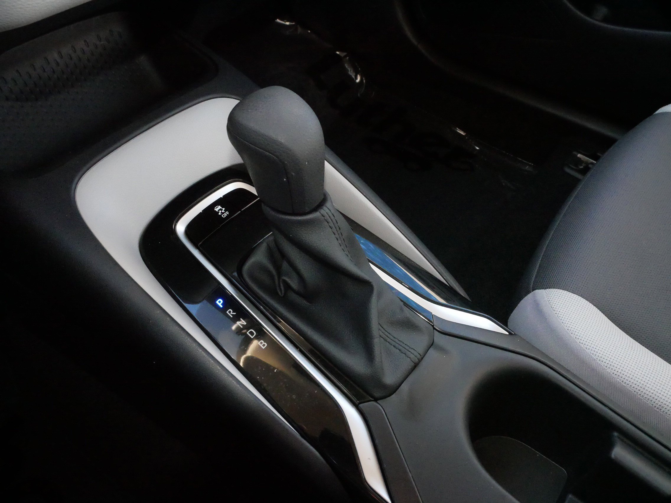 Certified 2025 Toyota Corolla LE image 24