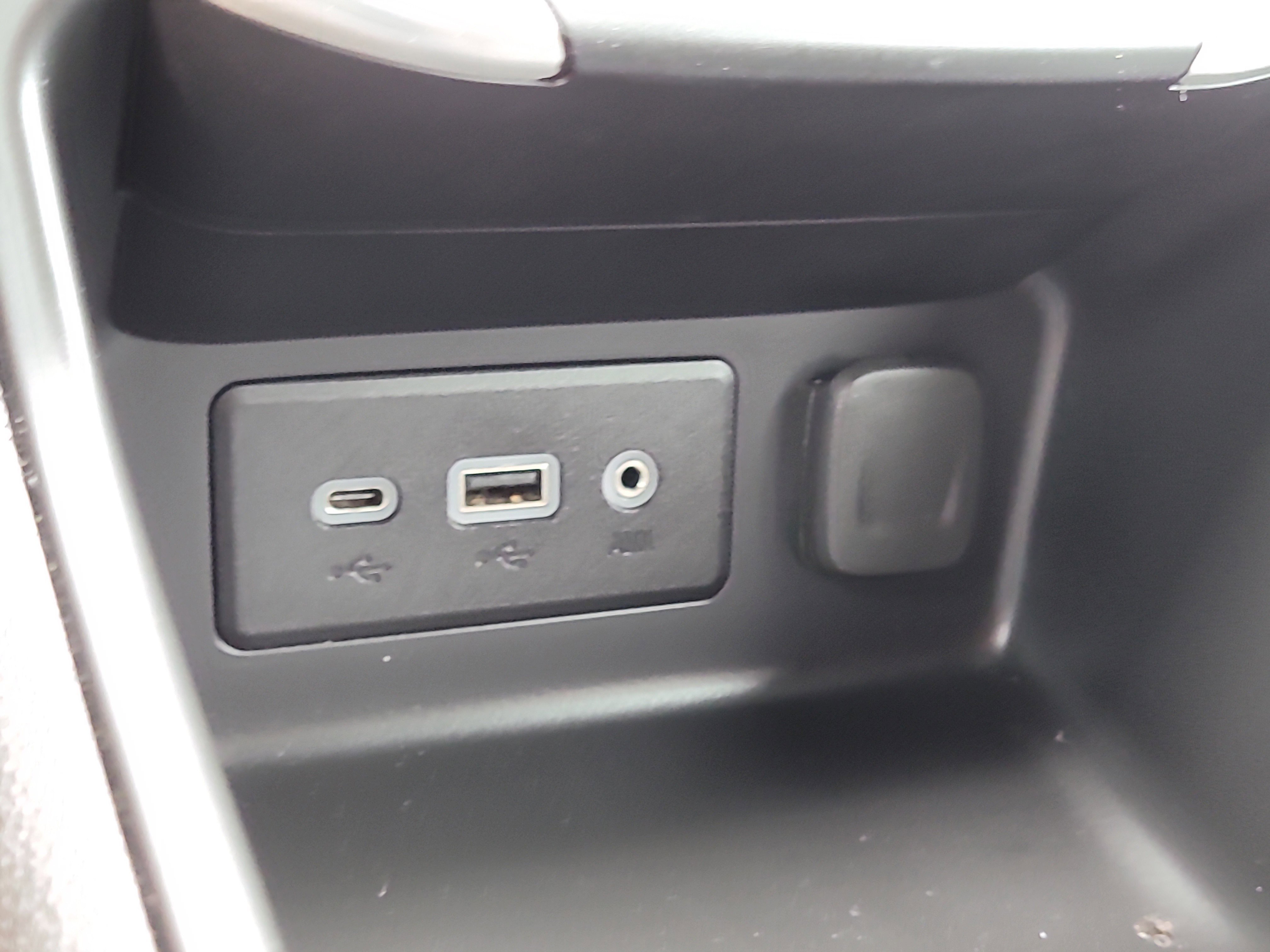 Used 2024 GMC Terrain SLE image 26