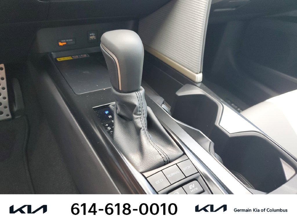 Used 2026 Toyota Camry SE FWD image 25