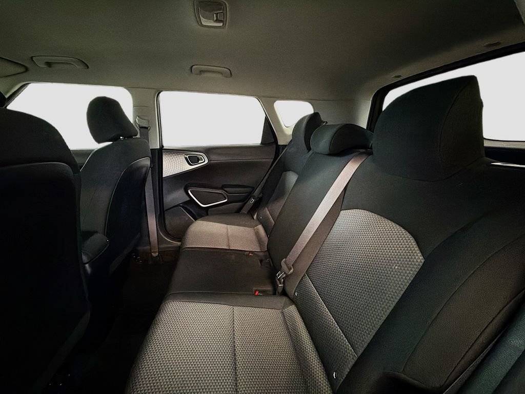 Used 2022 Kia Soul LX image 23