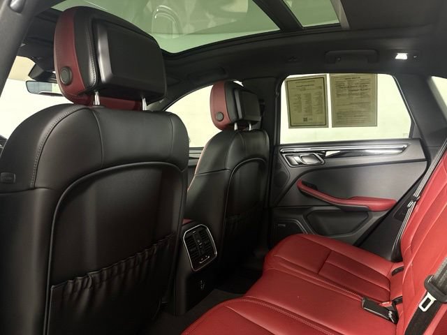 Used 2025 Porsche Macan S AWD/4WD image 32