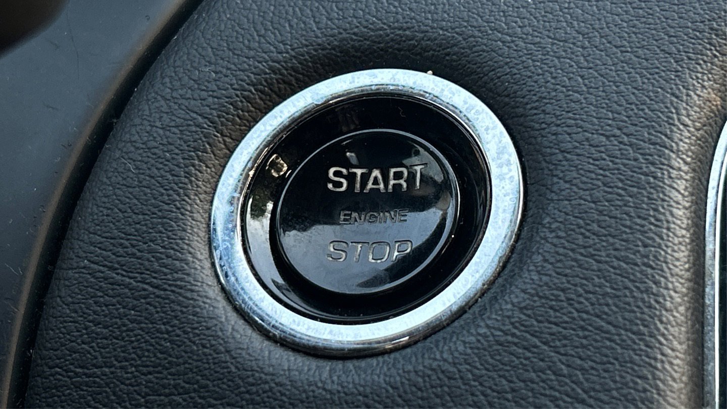 Used 2016 Jaguar XJ R-Sport image 29