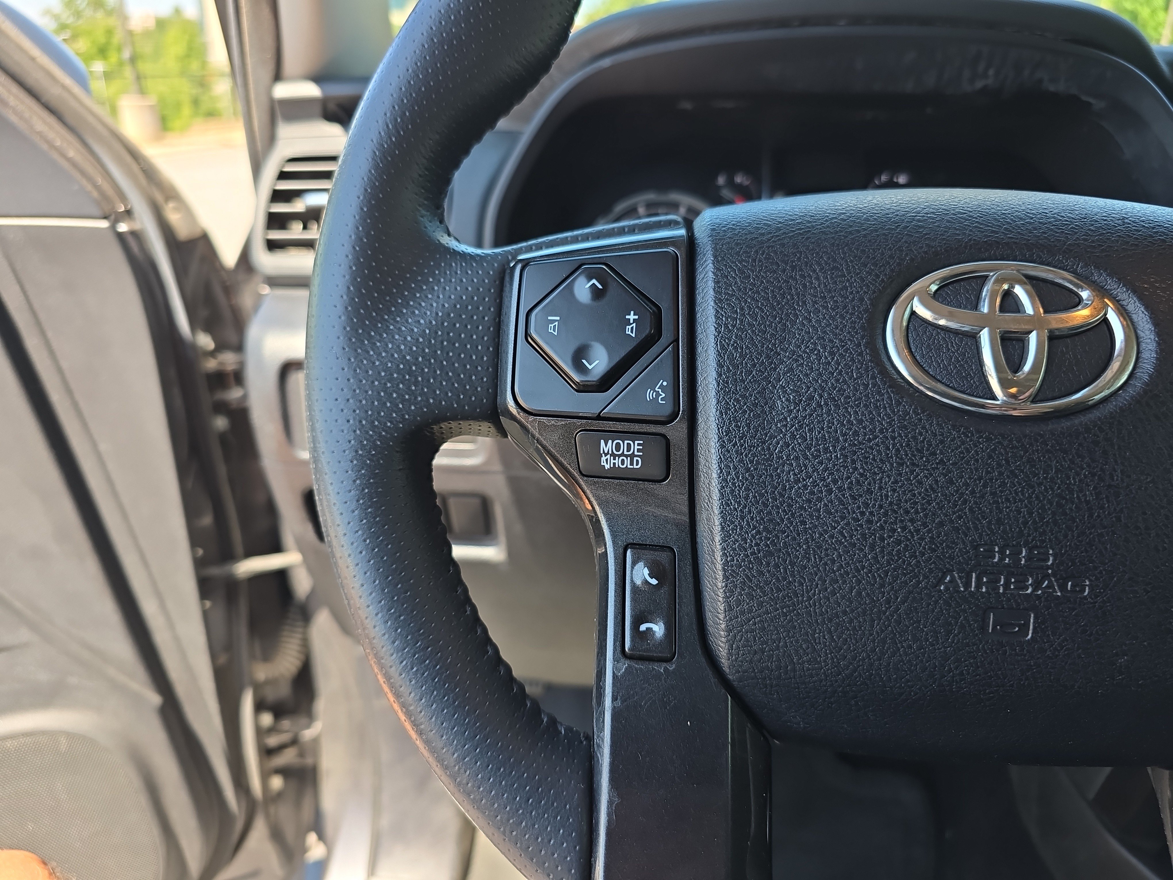 Used 2021 Toyota 4Runner TRD Off-Road Premium w/ Moonroof Package AWD/4WD image 32