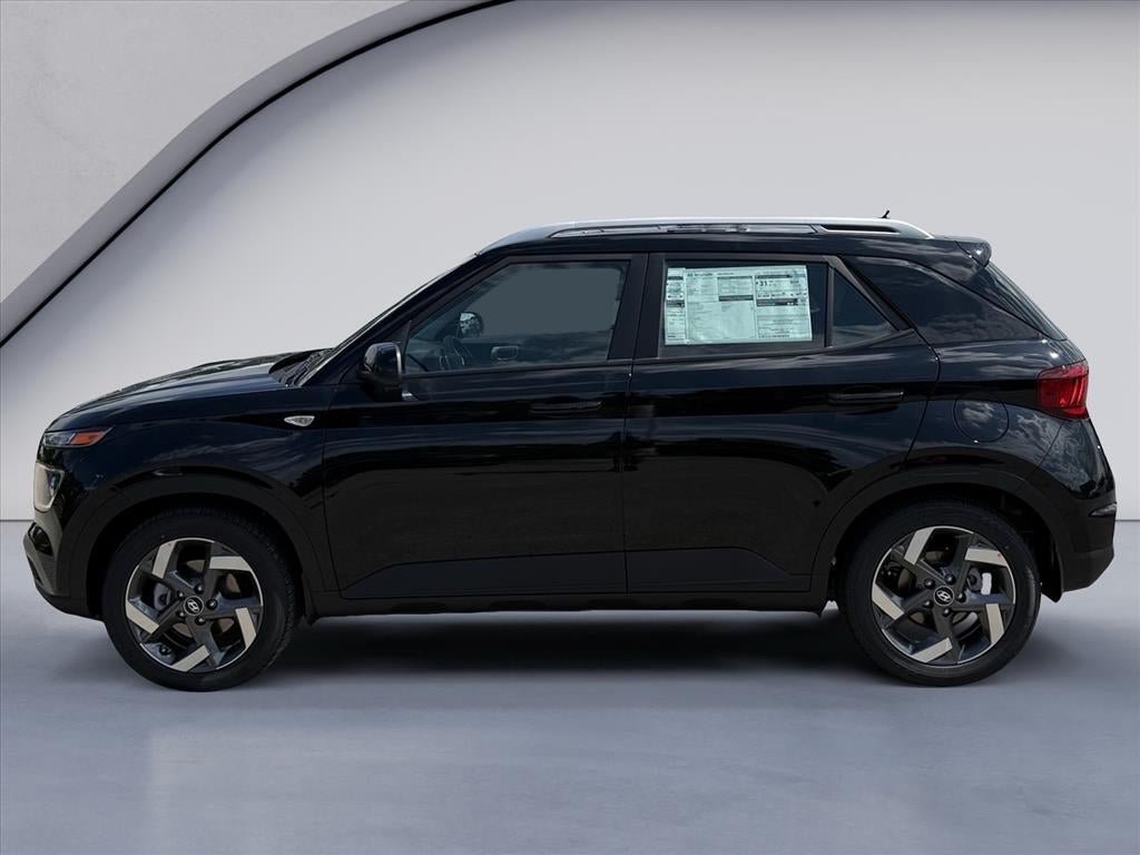 New 2026 Hyundai Venue SEL FWD image 2