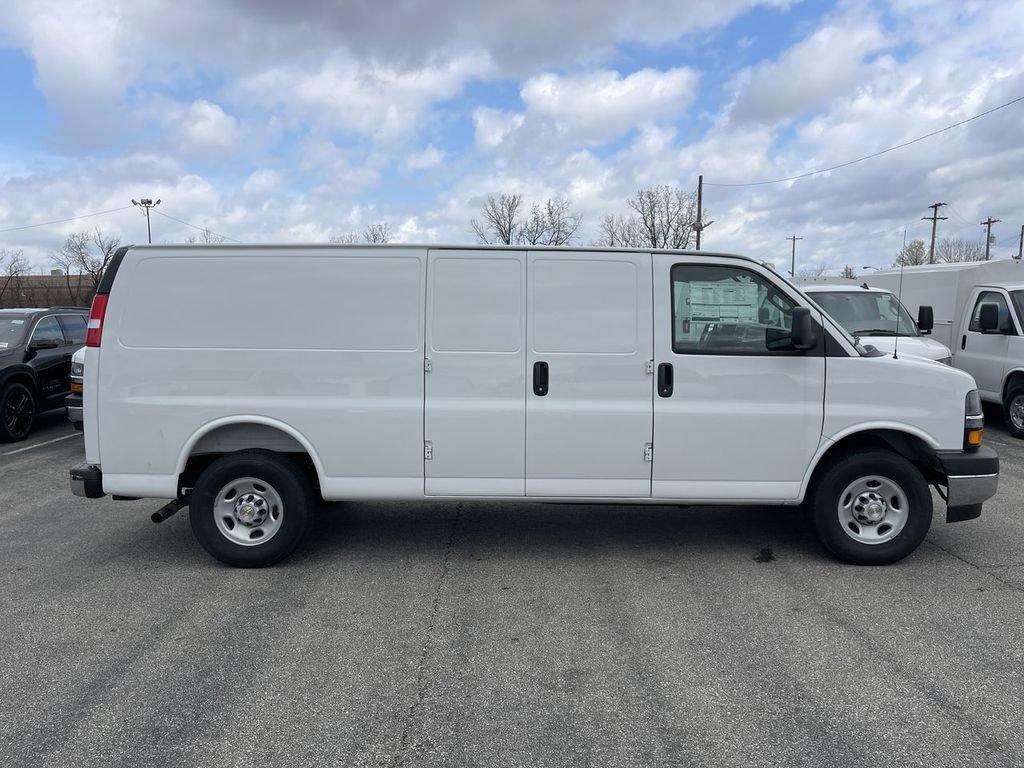 New 2026 Chevrolet Express 2500 Extended w/ Driver Convenience Package RWD image 2